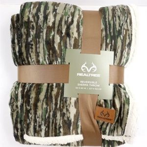 REALTREE REVERSIBLE THROW